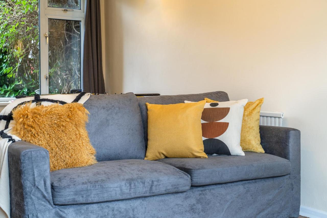 Pierocks Carver Entire House, Hot Tub & Wifi High Wycombe Luaran gambar