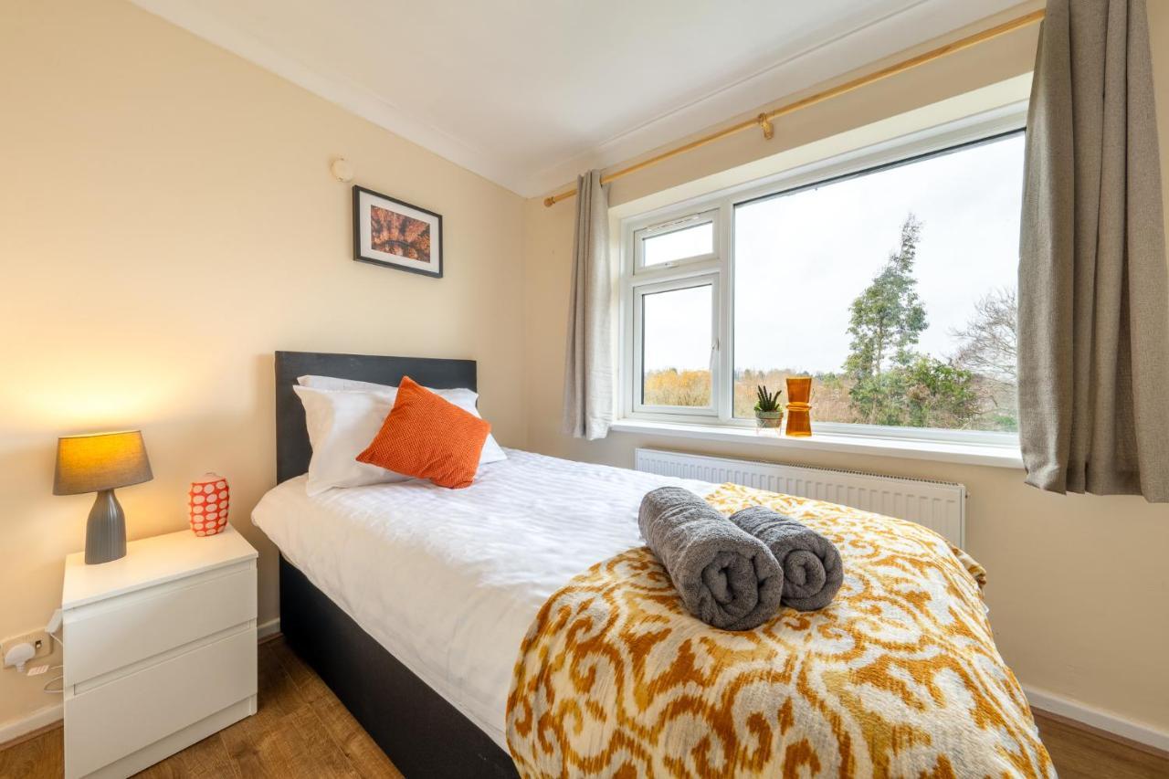Pierocks Carver Entire House, Hot Tub & Wifi High Wycombe Luaran gambar