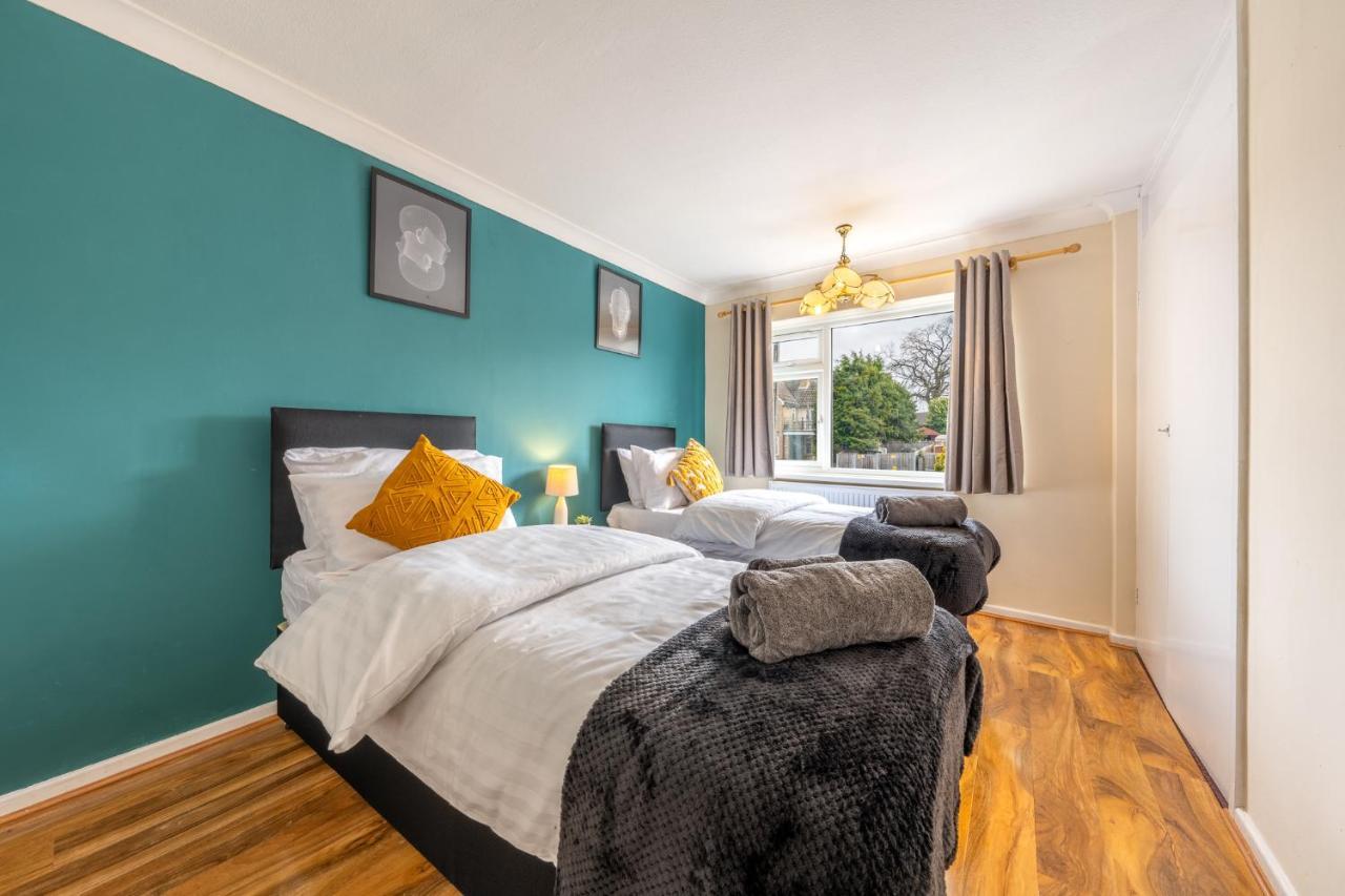 Pierocks Carver Entire House, Hot Tub & Wifi High Wycombe Luaran gambar