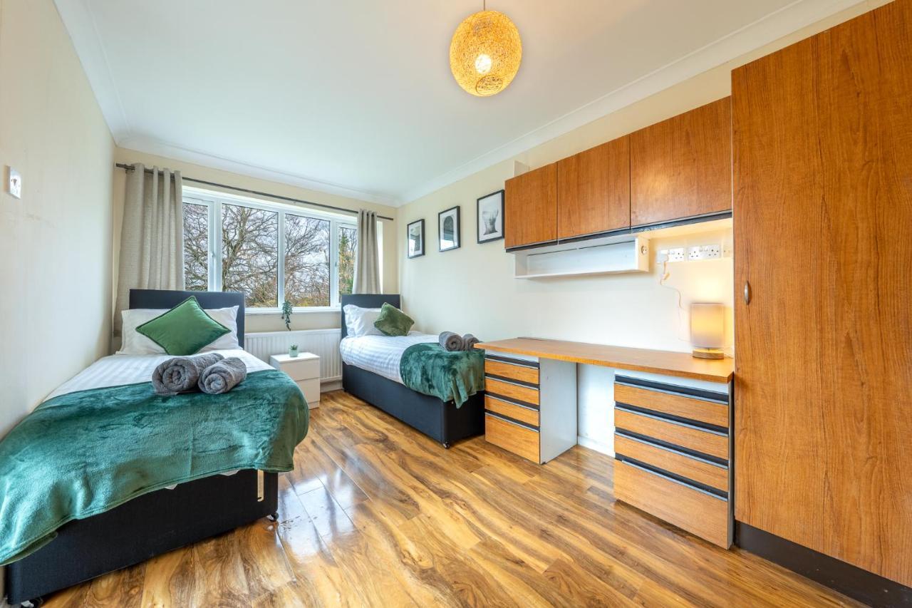 Pierocks Carver Entire House, Hot Tub & Wifi High Wycombe Luaran gambar