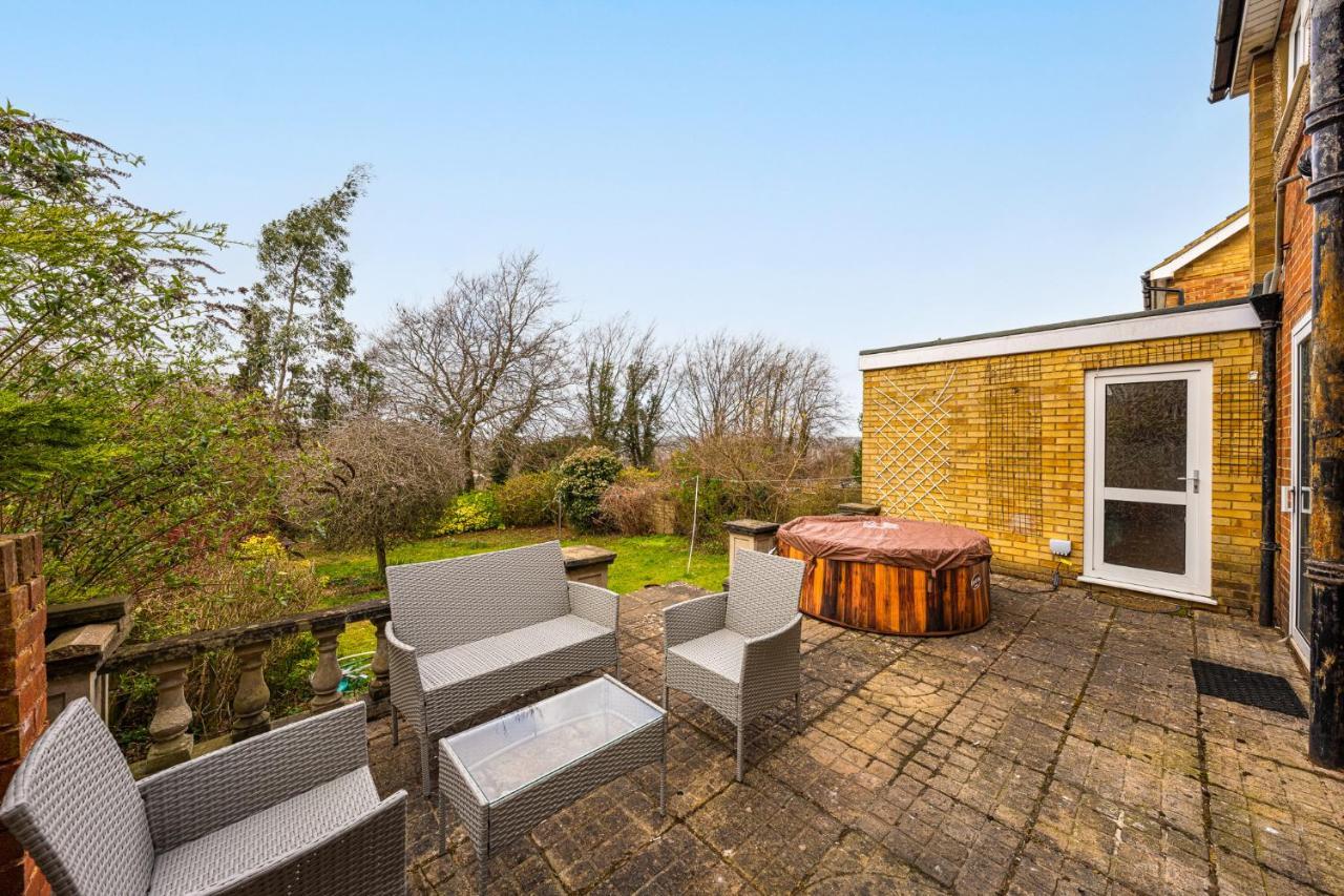 Pierocks Carver Entire House, Hot Tub & Wifi High Wycombe Luaran gambar