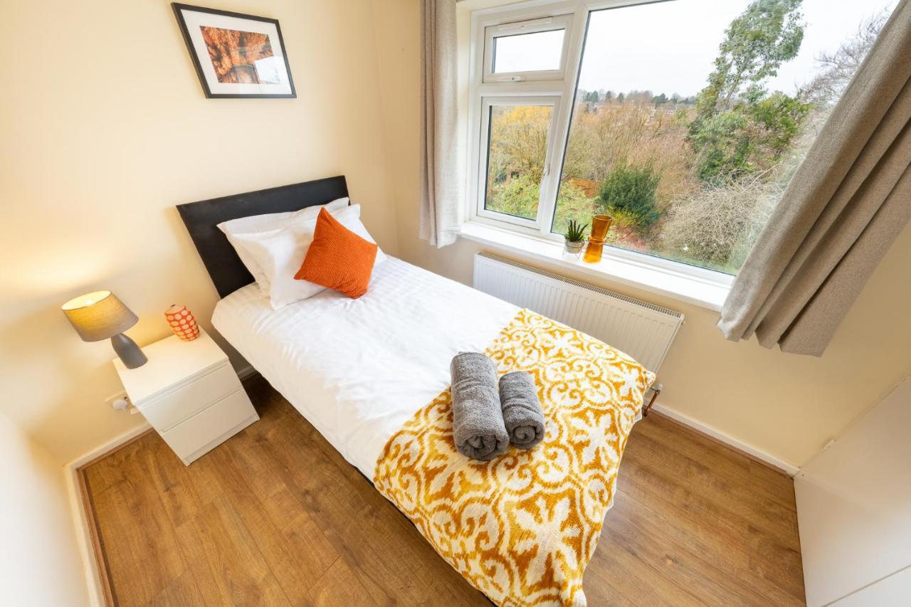 Pierocks Carver Entire House, Hot Tub & Wifi High Wycombe Luaran gambar