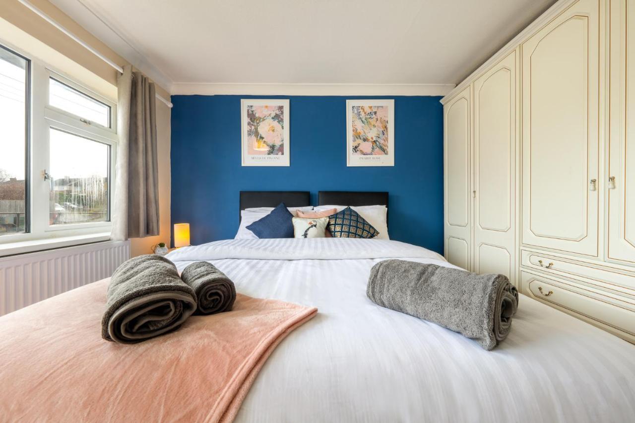 Pierocks Carver Entire House, Hot Tub & Wifi High Wycombe Luaran gambar